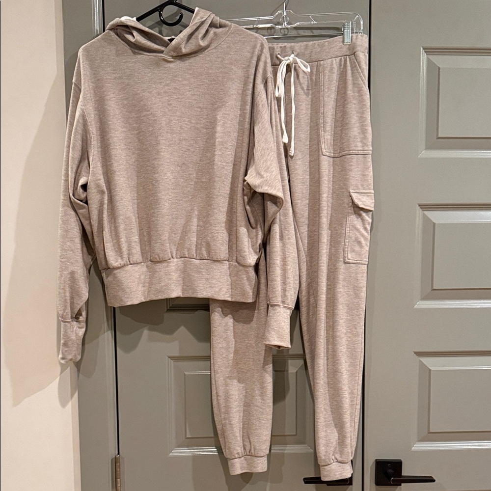 bobi Beige Hoodie & Joggers Set